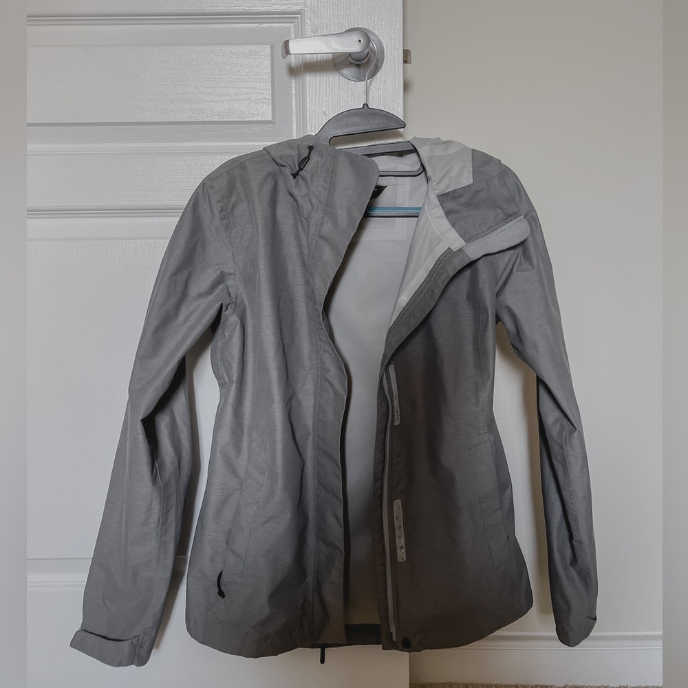 The North Face Venture 2 Gray Rain Jacket XS (Used)